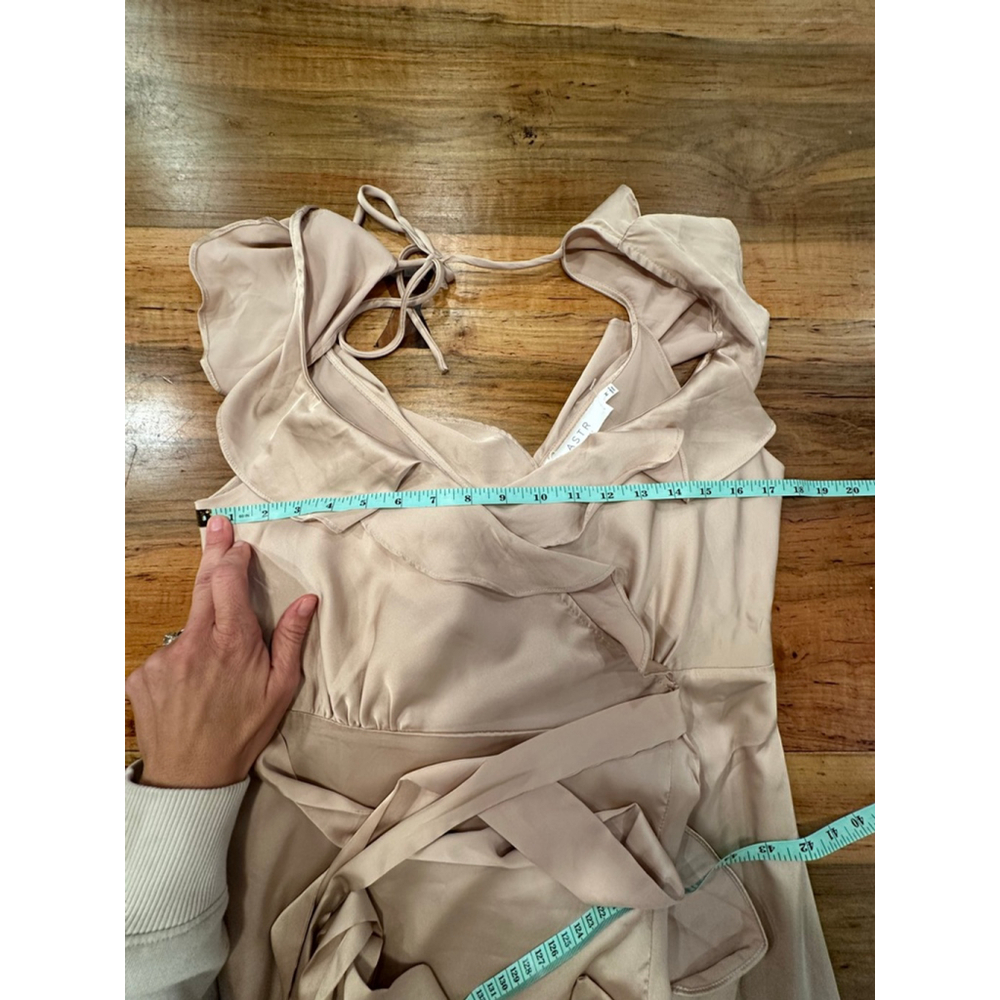 ASTR The Label Beige Ruffle Wrap Maxi Dress Women's M - Picture 4 of 9